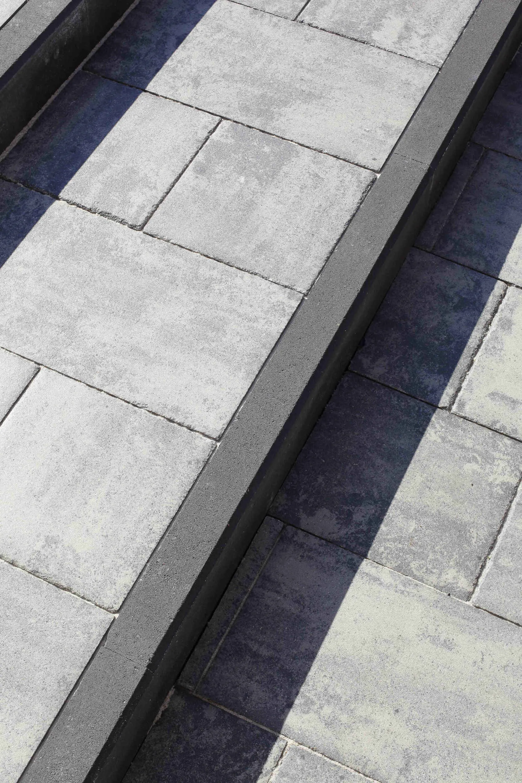 BEST-LINEA II obrubník 250x1000x80mm, antracit