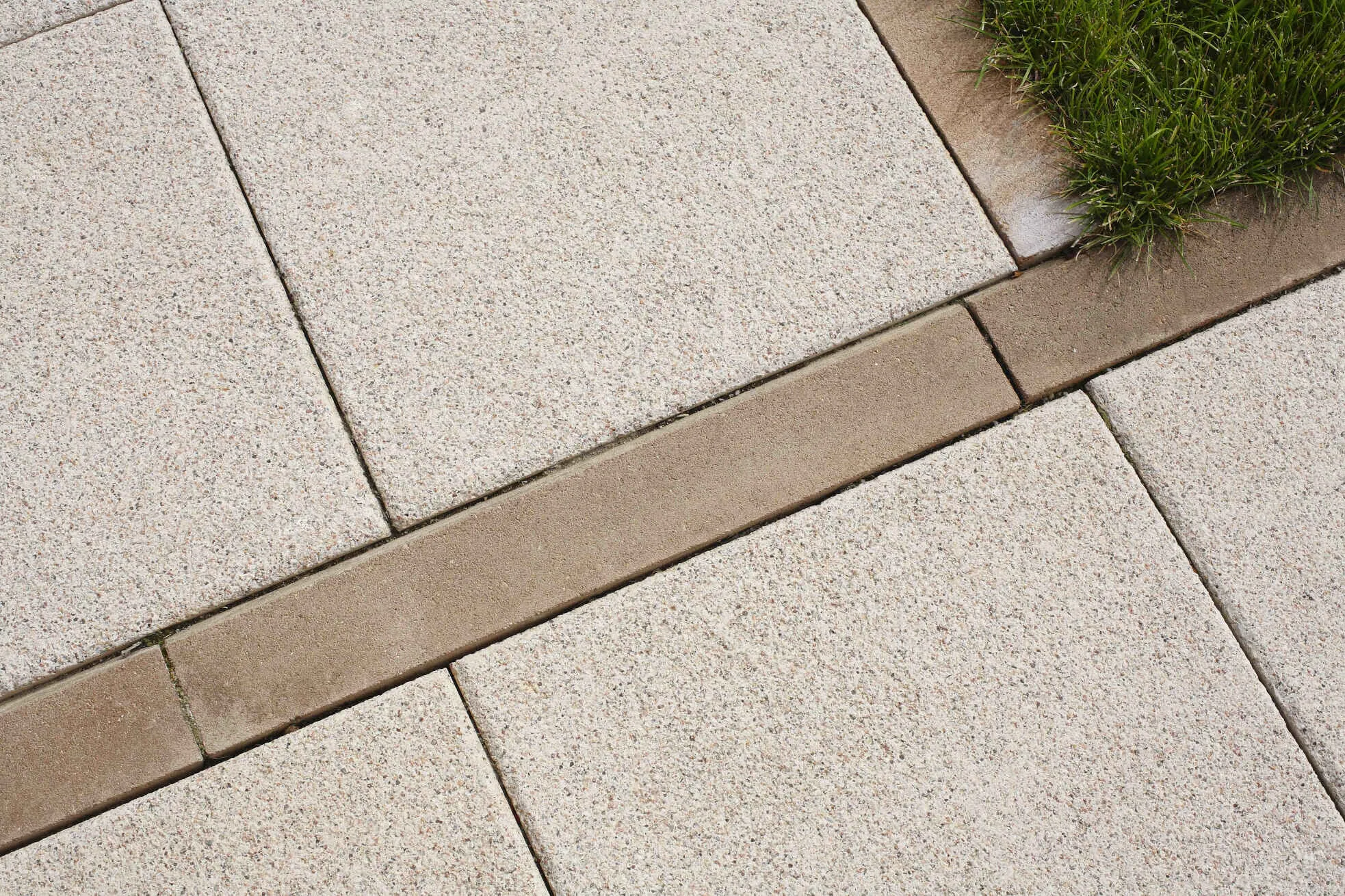 BEST-LINEA I obrubník 250x500x80mm, karamelový