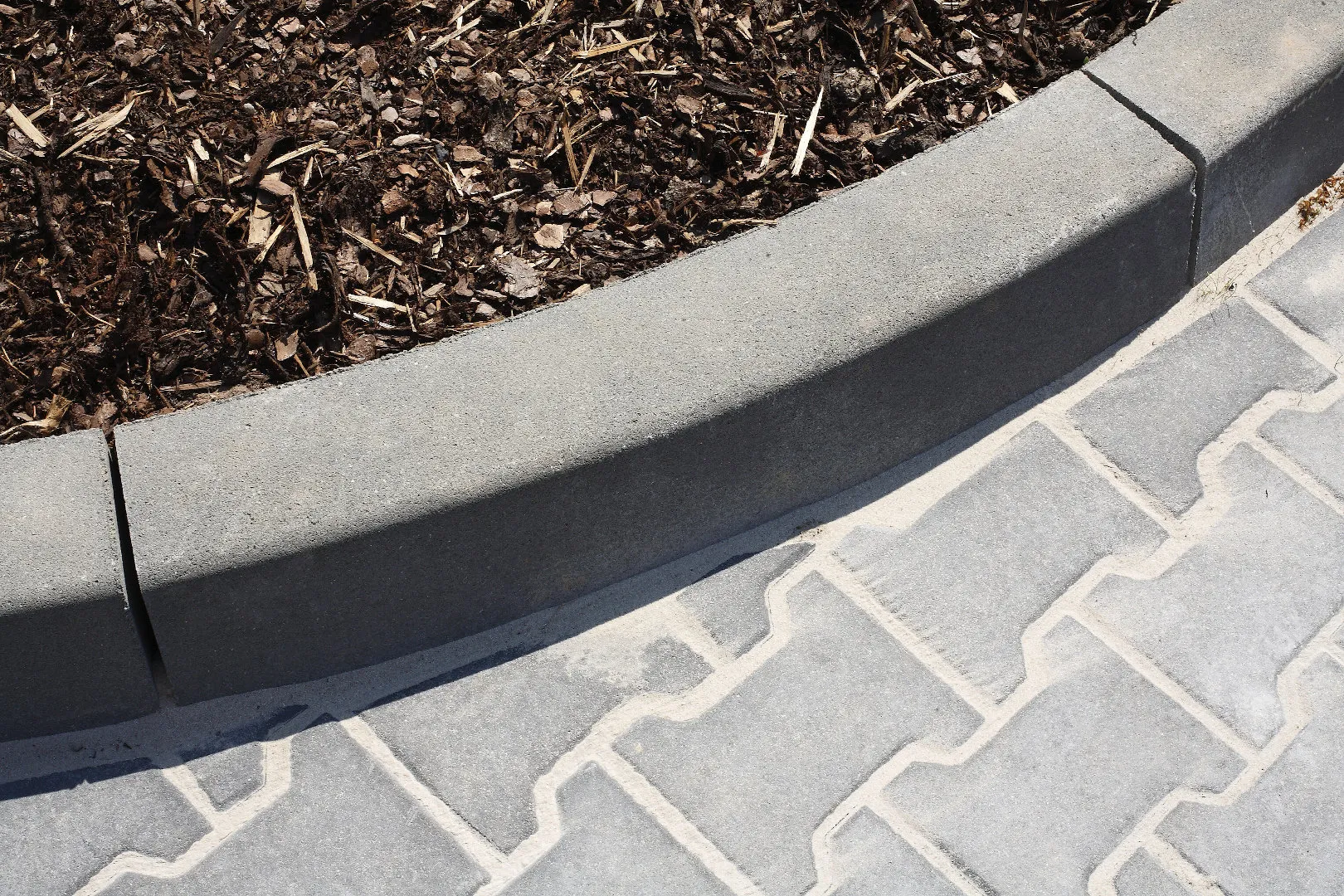 BEST-MONO II obrubník obloukový R 1,0m vnější, přírodní