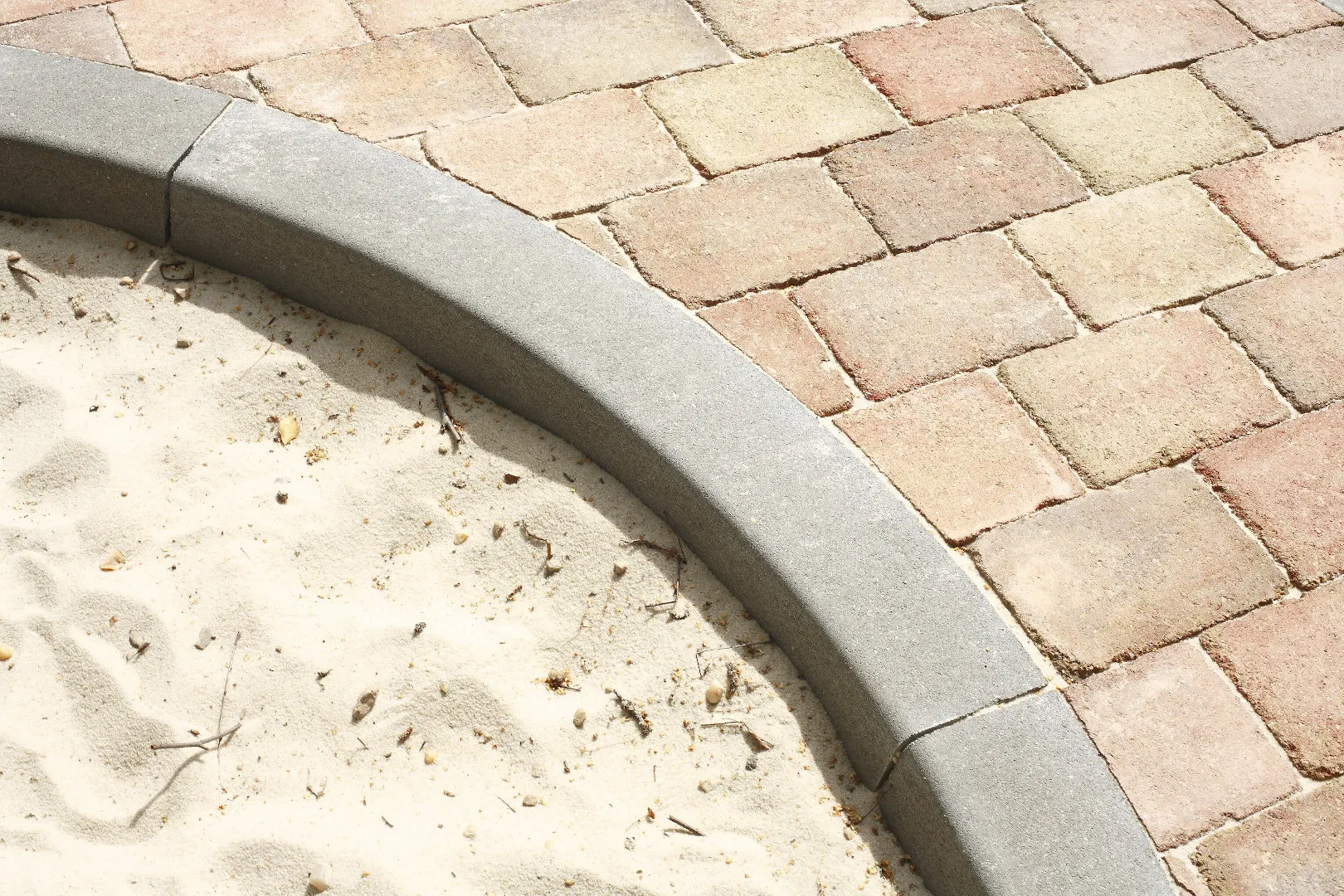 BEST-MONO II obrubník obloukový R 1,0m vnitřní, přírodní