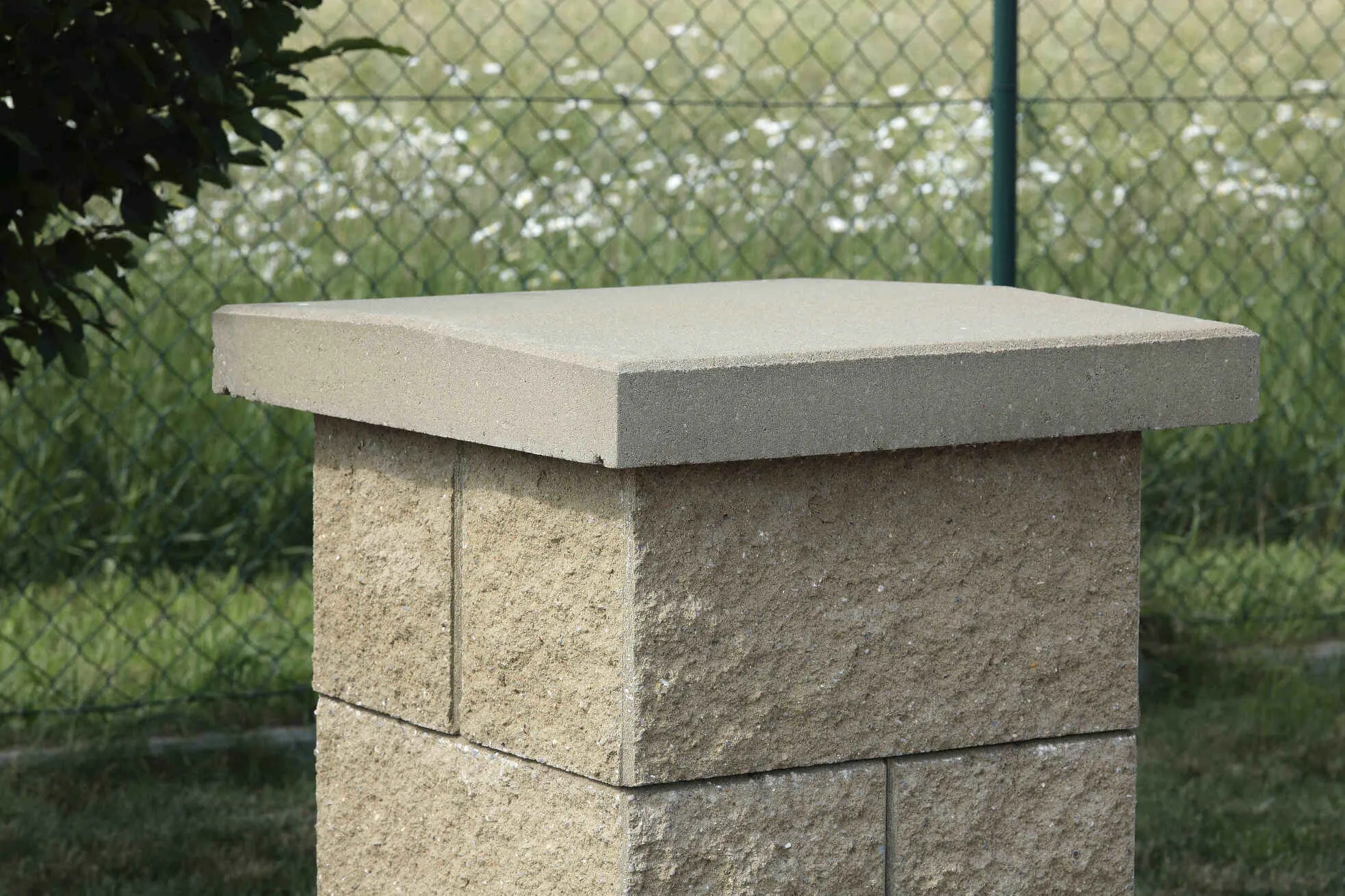 BEST-zákrytová deska V, 500x500x60/70mm,  přírodní