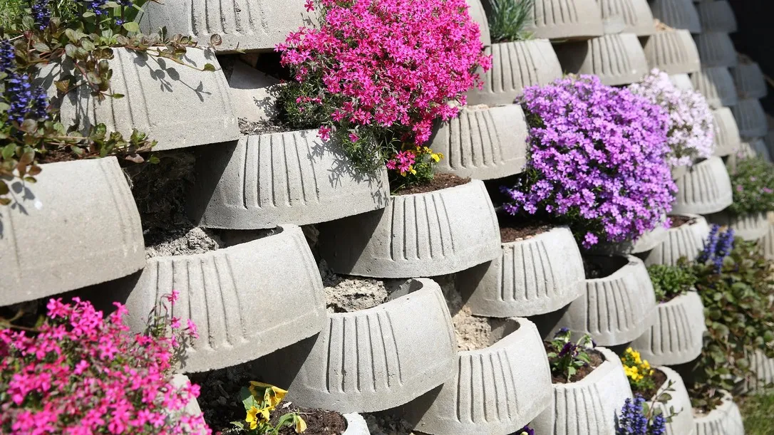 CS beton svahová tvárnice FLORIA FS01, 370x320x130mm, 24ks/pal, šedá